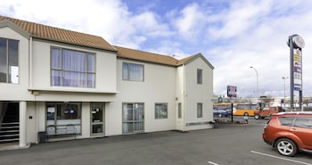 deans bush motel