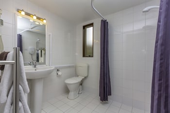 deans bush motel