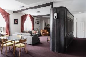 chapel apartments