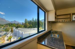 four seasons motel