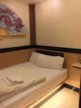 rai lei hostel