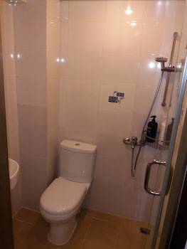 rai lei hostel