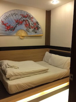 rai lei hostel