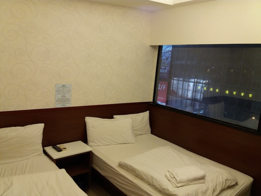 rai lei hostel