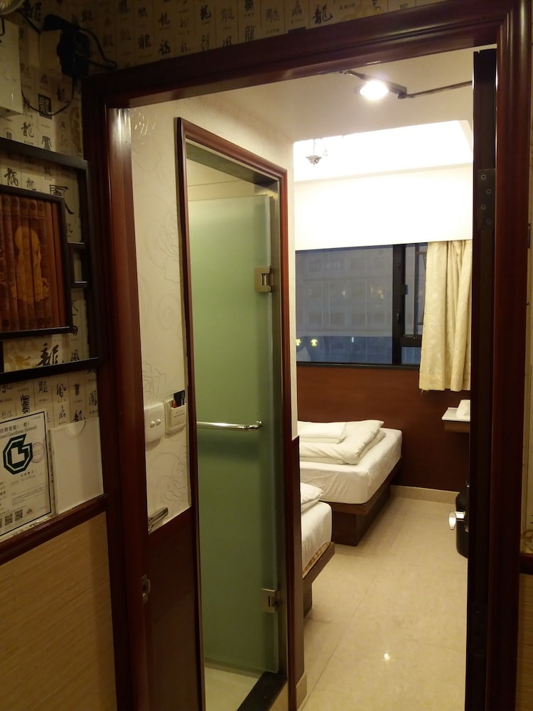 rai lei hostel
