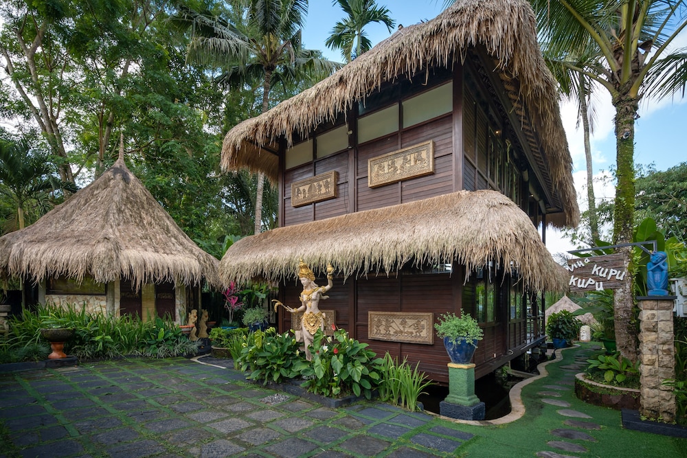 villa kupu kupu