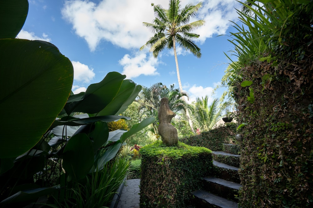 villa kupu kupu