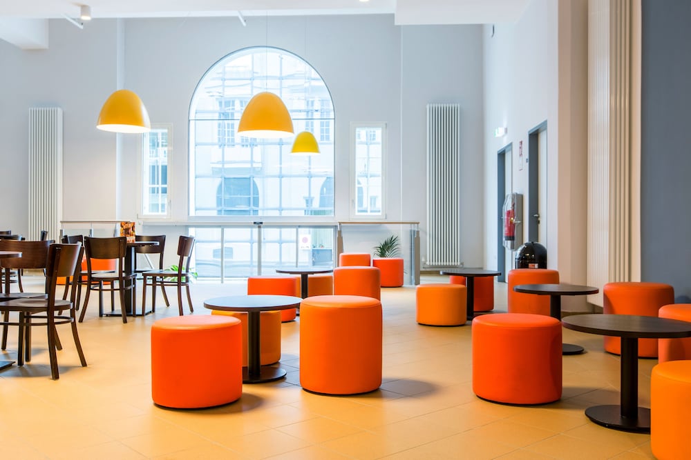 aando salzburg hauptbahnhof hostel