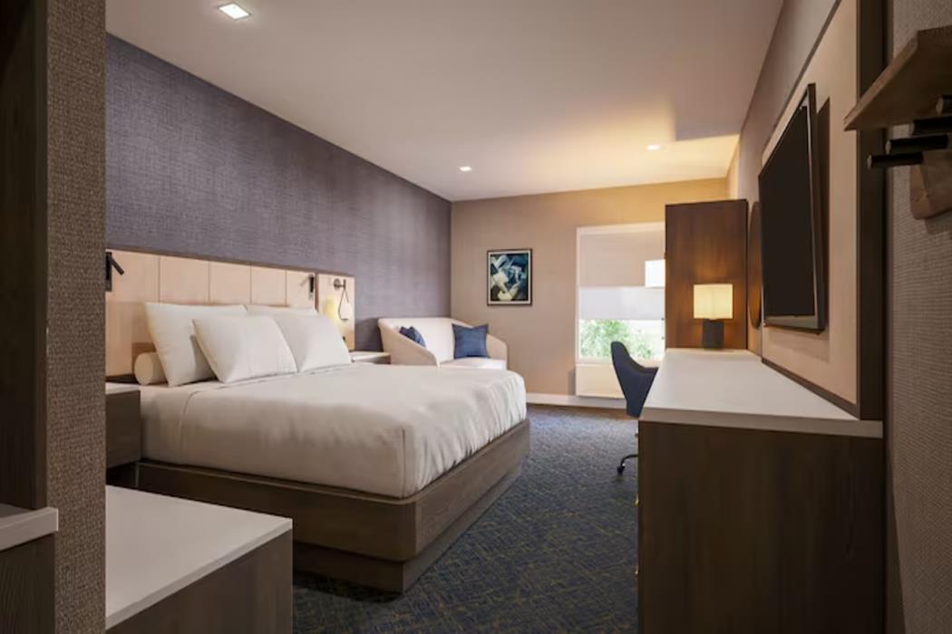the riverside plaza hotel