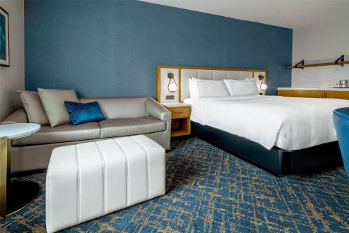the riverside plaza hotel