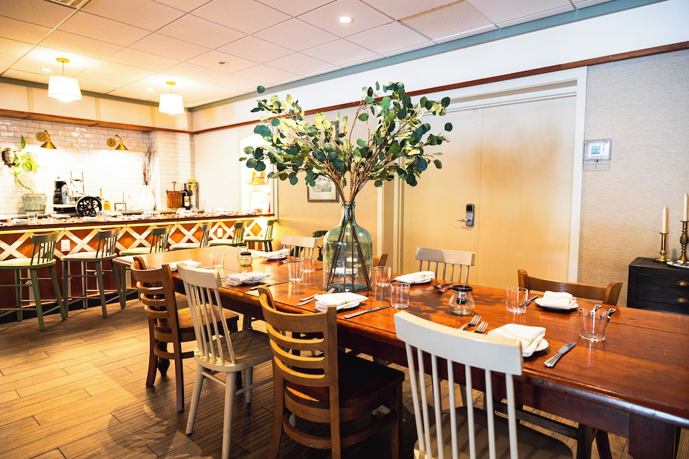 holiday inn south kingstown newport area by ihg