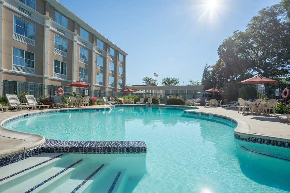 holiday inn south kingstown newport area by ihg