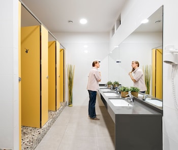 the central house barcelona gracia hostel