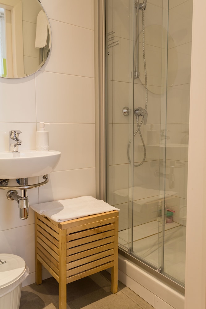 the central house barcelona gracia hostel