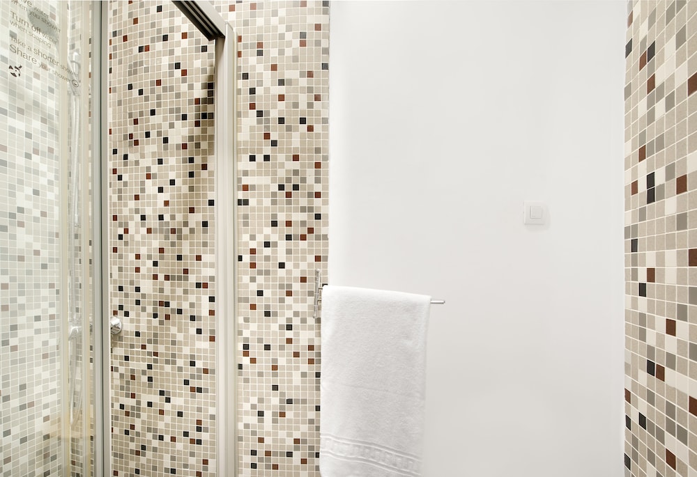 the central house barcelona gracia hostel