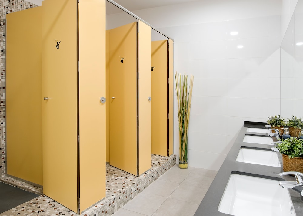 the central house barcelona gracia hostel