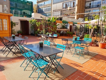 The Central House Barcelona Gracia - Hostel,Near Casa Batllo,2 star