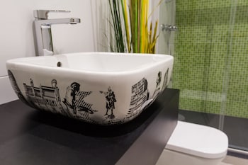 the central house barcelona gracia hostel