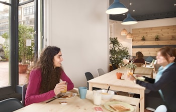 the central house barcelona gracia hostel