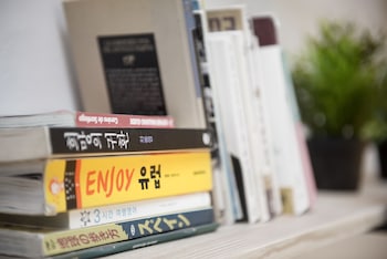 the central house barcelona gracia hostel