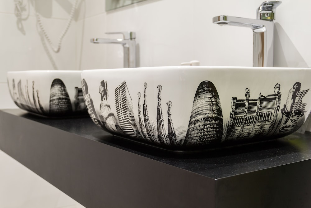 the central house barcelona gracia hostel