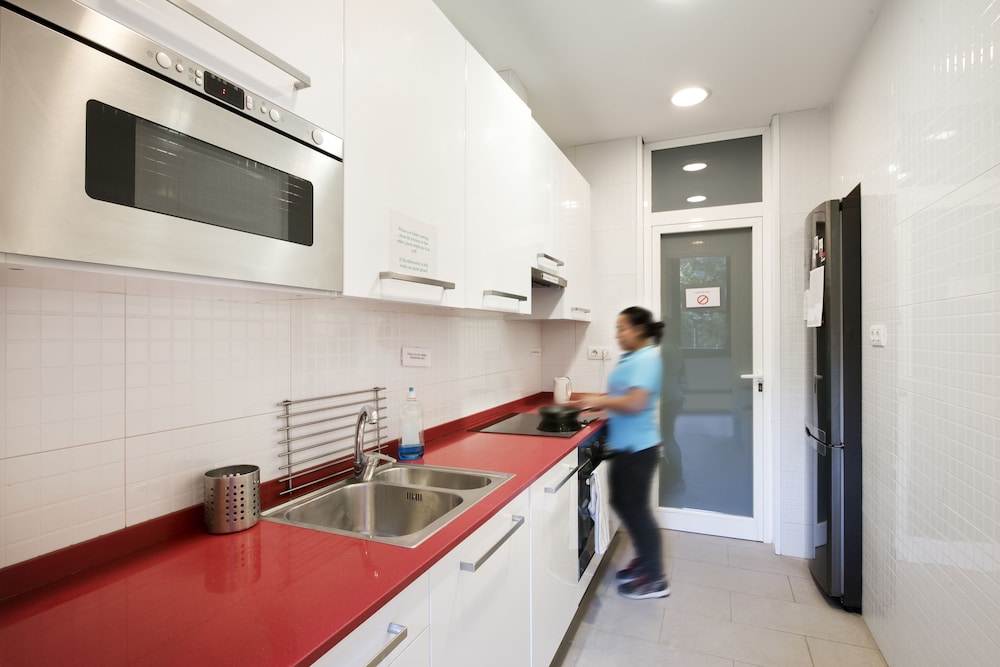 the central house barcelona gracia hostel