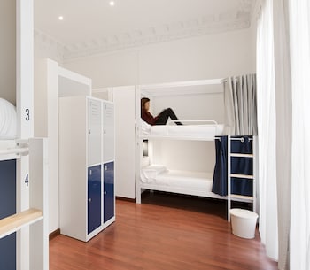 The Central House Barcelona Gracia - Hostel,Near Casa Batllo,2 star