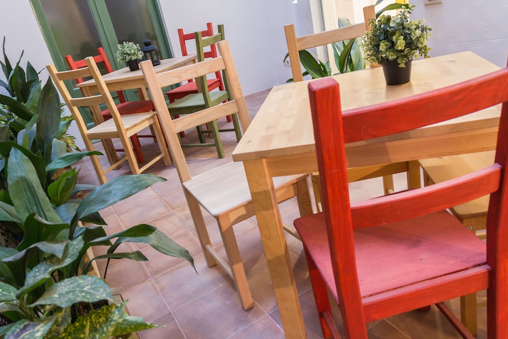 the central house barcelona gracia hostel