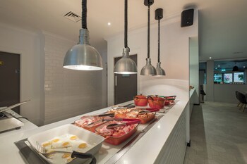 holiday inn swindon by ihg
