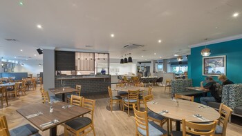 holiday inn swindon by ihg