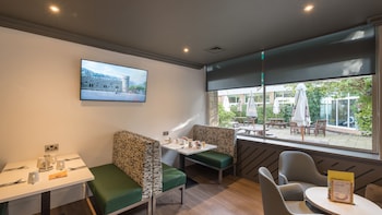 holiday inn swindon by ihg