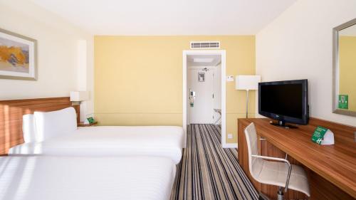 holiday inn swindon by ihg