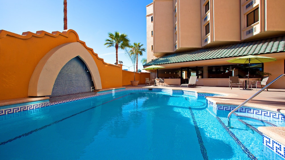 holiday inn tijuana zona rio by ihg