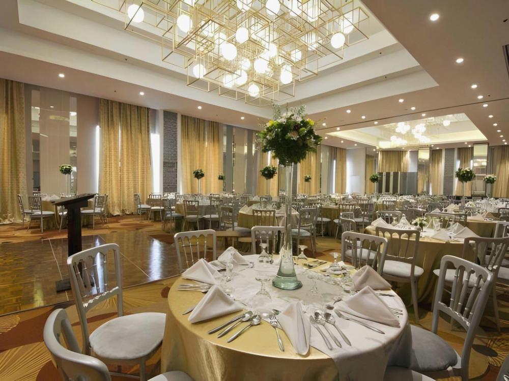 hive hotel and convention place