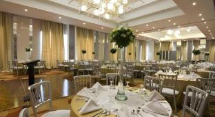 hive hotel and convention place