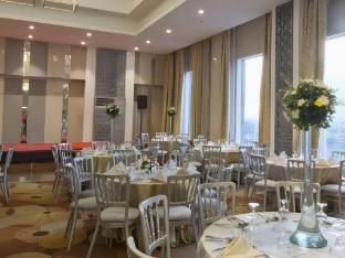 hive hotel and convention place