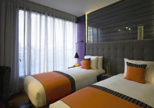 hive hotel and convention place