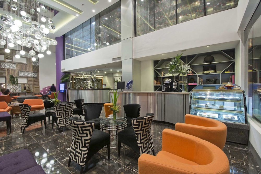 hive hotel and convention place