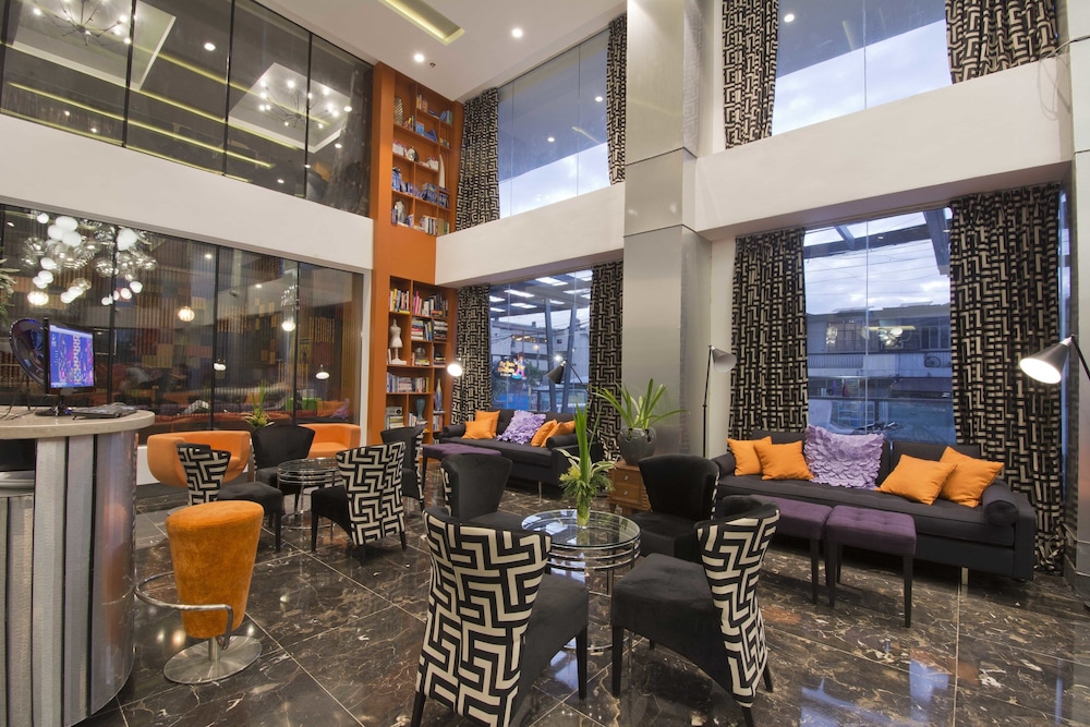 hive hotel and convention place