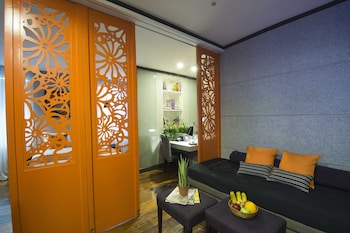 hive hotel and convention place