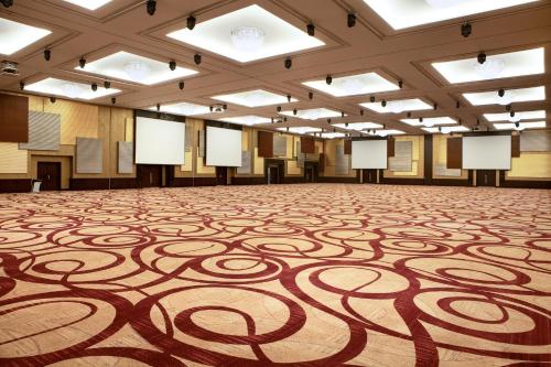 crowne plaza riyadh rdc hotel and convention by ihg