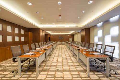crowne plaza riyadh rdc hotel and convention by ihg