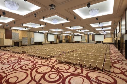 crowne plaza riyadh rdc hotel and convention by ihg