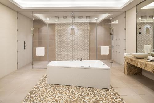 crowne plaza riyadh rdc hotel and convention by ihg