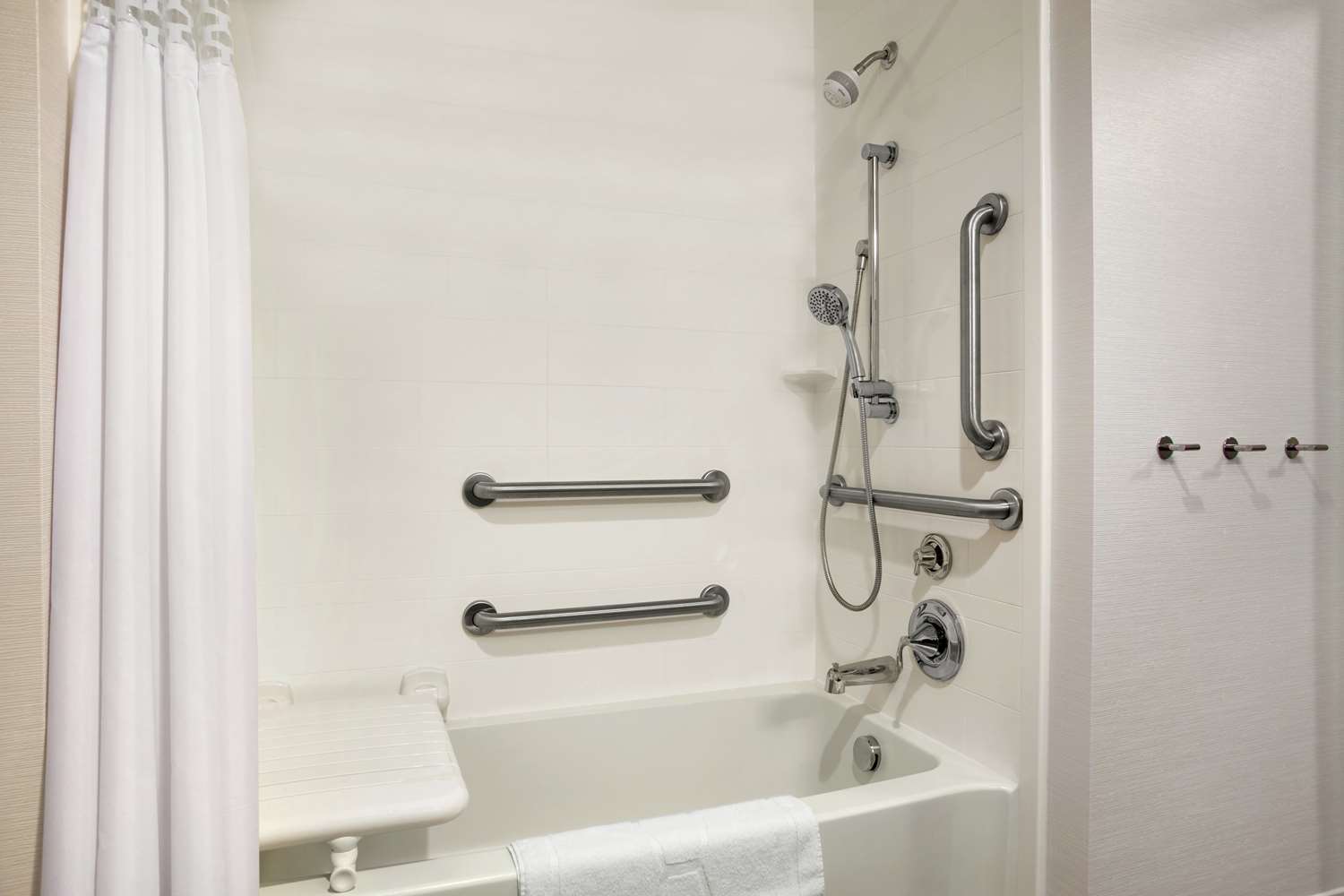 hampton inn and suites minooka