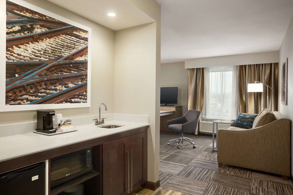 hampton inn and suites minooka