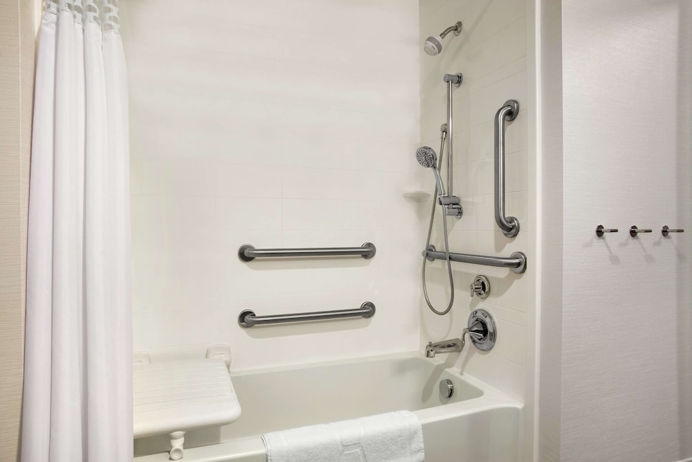 hampton inn and suites minooka