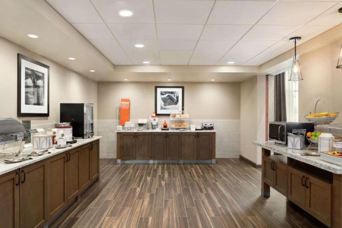 hampton inn and suites minooka