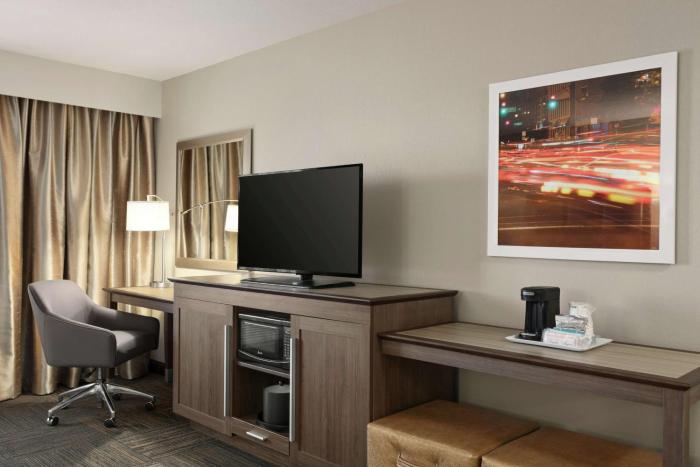 hampton inn and suites minooka