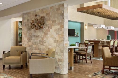 hampton inn and suites minooka